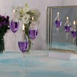 Vasi di candela scientifici con liquido viola, decorazioni per ambienti con oggetti scientifici eleganti e innovativi.