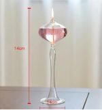Elegante candela a forma di beuta di laboratorio in vetro, perfetta come decorazione scientifica o oggetto da collezione, altezza 14 cm.