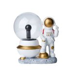 Decorazione scientifica astronauta con sfera di cristallo, oggetto da collezione e decorazione per appassionati di scienza e spazio, design dettagliato e stile moderno.