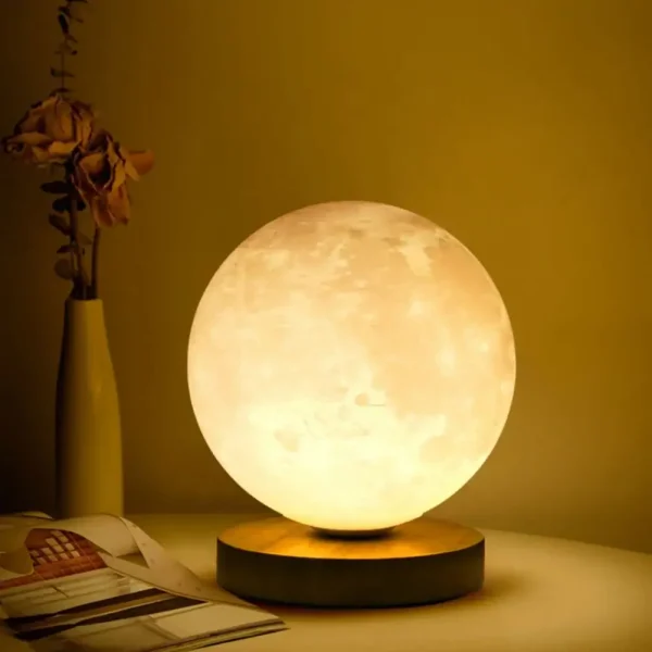Luce da luna decorativa a forma di satellite naturale, perfetta come oggetto di decorazione scientifica e per creare un'atmosfera suggestiva in ambienti interni.
