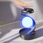 Modello di pianeta Terra in orbita con supporto scientifico, decorazione moderna e innovativa per appassionati di scienza e astronomia.