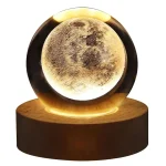 Palla luminosa decorativa con immagine dettagliata della Luna, ideale come oggetto scientifico e decorativo per ambienti educativi e moderni.