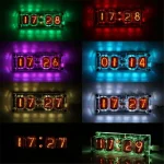 Orologi a LED scientifici con display digitale in vari colori, ideali come decorazioni per ambienti scientifici o studi. Perfetti per aggiungere un tocco tecnologico e moderno a qualsiasi spazio.