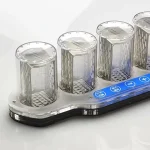 Oggetto scientifico decorativo in vetro trasparente, ideale per appassionati di scienza e decorazioni originali.