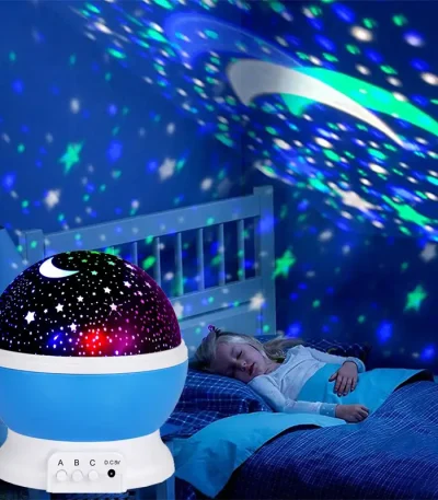 Proiettore stellare con luci colorate per camera da letto.