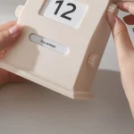 Calendario perpetuo con data numerica e mese, ideale come decorazione scientifica e oggetto da scrivania.