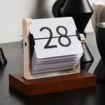 Calendario perpetuo con numeri mobili, decorazione scientifica in stile vintage, perfetto come oggetto da scrivania o decorazione da ufficio.