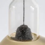 Terrario decorativo con cristallo di sale nero sotto campana di vetro, perfetto come decorazione scientifica e oggetto da collezione.