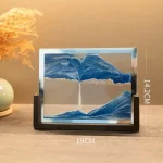 Modello di montagna di cristallo con paesaggio alpino, decorazione scientifica in vetro trasparente e blu, altezza 14,2 cm e larghezza 19 cm, perfetta come oggetto decorativo.
