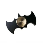 Pipetta di Batman in metallo e plastica nera, oggetto decorativo scientifico, ideale per appassionati di fumetti e decorazioni a tema.