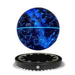 Mappamondo stellare luminoso con costellazioni e stelle in evidenza, ideale come decorazione scientifica e oggetto educativo.