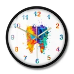 Orologio da parete con design artistico di un cervello umano dipinto con colori vivaci, perfetto come decorazione scientifica e originale.