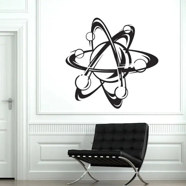 Decorazione murale con atomo scientifico stilizzato, perfetta per ambienti educativi o scientifici, aggiunge un tocco moderno e innovativo alle pareti.