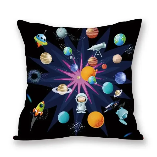 Cuscino decorativo con tema spaziale, featuring pianeti, astronavi, astronauta e oggetti celesti in stile cartoon, ideale per appassionati di scienza e astronomia.