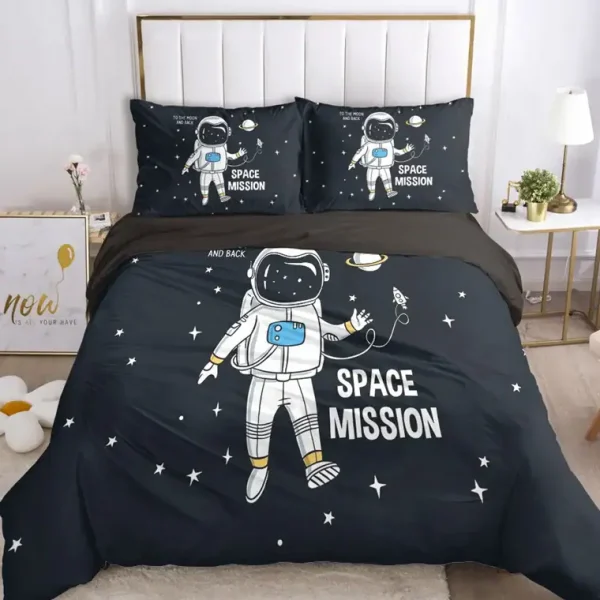 Set di biancheria da letto con tema spaziale, con astronauta e pianeti, perfetto per gli appassionati di scienza e spazio.