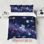 Set di biancheria da letto con due federe e una coperta con motivo spaziale, astronauti, pianeti e astronavi, ideale per camere di bambini appassionati di spazio.