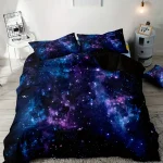 Veste da letto con stampa galattica, stelle e nebulose, perfetta per gli amanti dello spazio e dell'astronomia, aggiunge un tocco cosmico alla camera da letto.