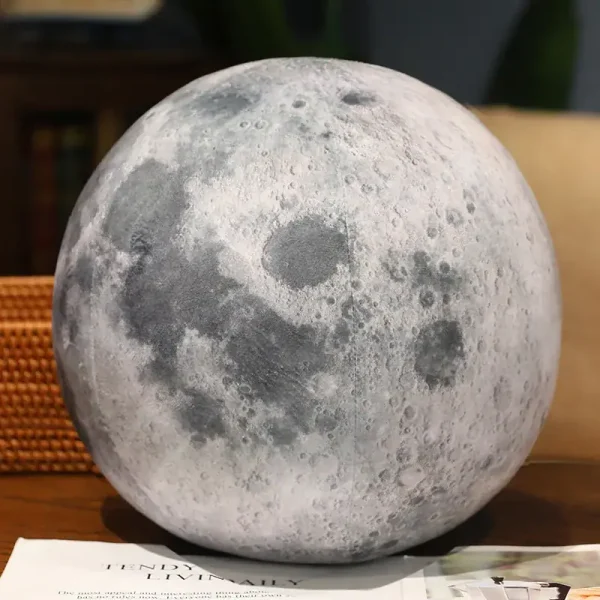Oggetto decorativo a forma di luna 3D, perfetto per arredamento scientifico e decorazioni tematiche, con dettagli realistici e superficie dettagliata.