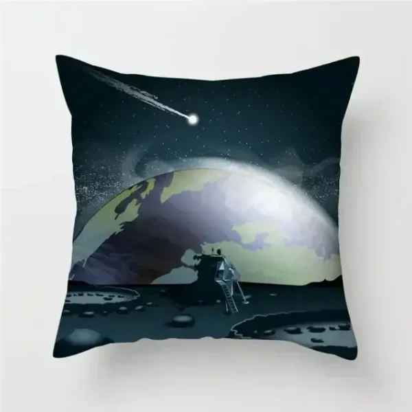 Cuscino con stampa di un paesaggio spaziale, con pianeta, navicella e meteora, ideale come decorazione scientifica e originale per la casa o l'ufficio.