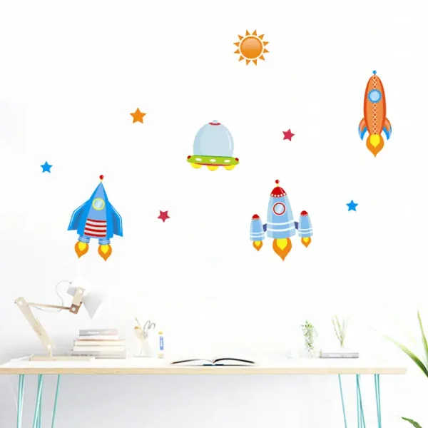 Decorazioni scientifiche con razzi e pianeti colorati per pareti, ideale per ambienti educativi e di studio, stimola la curiosità e l'interesse per lo spazio.