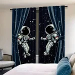Tende con stampa di due astronauti in orbita nello spazio stellato, ideali per decorare ambienti con tema spaziale o scientifico.