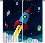 Oggetto decorativo a tema spaziale con razzo, astronauta e pianeti.