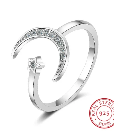 Anello in argento sterling con design luna e stella, decorato con zirconi, perfetto come gioiello decorativo o regalo.