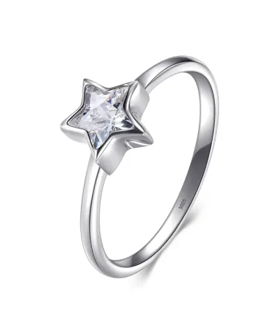 Anello con stella e pietra brillante, design elegante e raffinato, perfetto come regalo o per occasioni speciali.