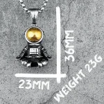 Collana con pendente astronauta in metallo e specchio dorato, dimensioni 23mm x 36mm, perfetta come decorazione scientifica o regalo originale.
