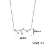 Collana con pendenti a forma di costellazioni scientifiche, in metallo argentato, con dettagli di diamanti simulati, lunghezza 26mm, peso 3g.