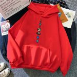 Maglietta rossa con stampa di pianeti del sistema solare, ideale per appassionati di astronomia e scienza, perfetta per un look casual e originale.