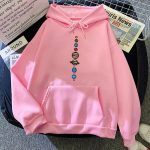 Vestito con stampa di pianeti e sistemi solari, stile casual e colorato.