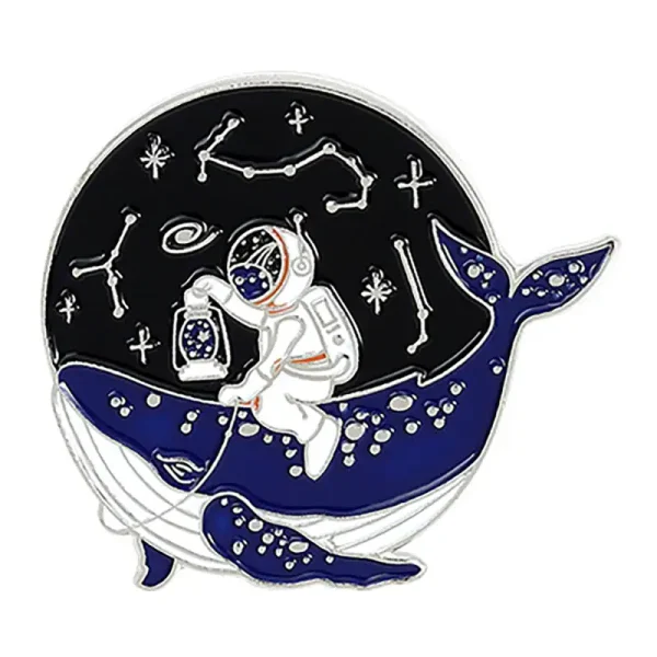Piatto decorativo con balena e astronauta, tema spaziale e marino, ideale come oggetto di decorazione scientifica e originale.