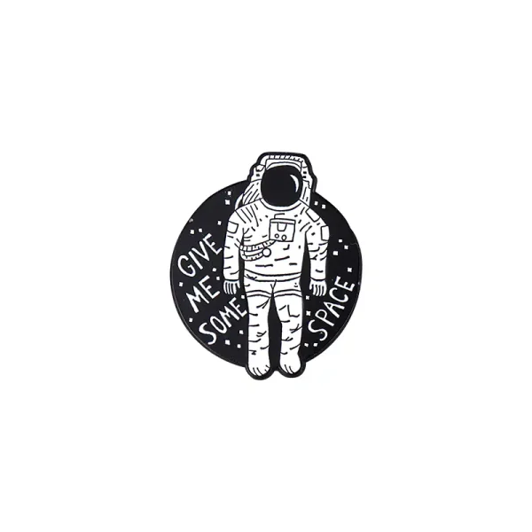 Astronauta stilizzato con casco e tuta spaziale, circondato da un'illustrazione di pianeti e stelle, con il testo "Give me some space" in stile grafico.