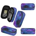 Set di penne per elettronica con custodia a tema galassia, perfette per studenti e professionisti, con finiture colorate e dettagli spaziali.