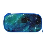 Vaschetta portapenne con stampa galassia, design spaziale con stelle e nebulose, perfetta per scrivanie e studi scientifici, decorazione originale e funzionale.