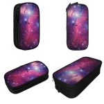 Astuccio con design spaziale galattico, perfetto per studenti e appassionati di astronomia.
