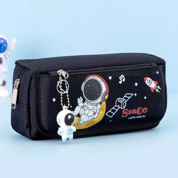 Zaino con design spaziale, astronauta e pianeta, ideale per appassionati di scienza e spazio, perfetto come decorazione o oggetto scientifico per studenti e amanti dell'astronomia.