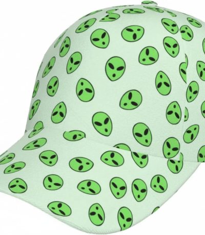 Tappo da baseball con stampa di facce di alieni verdi, perfetto come accessorio originale e divertente per appassionati di scienza e fantascienza.
