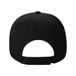 Cappellino nero con logo scientifico, perfetto per appassionati di scienza e decorazioni a tema scientifico, ideale come gadget o accessorio di stile.