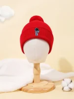 Cappellino rosso con ricamo di astronauta, ideale per appassionati di scienza e spazio, perfetto come accessorio decorativo o per l'uso quotidiano.