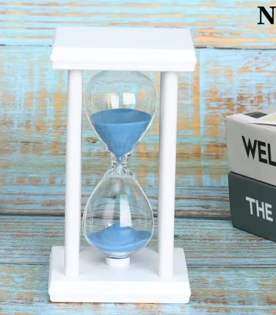Orologio a Sabbia decorativo bianco con sabbia blu, perfetto come oggetto di decorazione scientifica e da scrivania, ideale per appassionati di scienza e design.