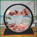 Oggetto decorativo in resina raffigurante montagne e lago, incastonato in un cerchio di vetro, perfetto come decorazione scientifica o da collezione.