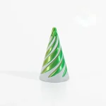 Oggetto decorativo a spirale verde e bianco, design moderno e originale, perfetto come decorazione scientifica o da scrivania.