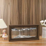 Orologio decorativo a onde sismiche in legno con vetro, perfetto come oggetto scientifico e decorativo per ambienti moderni e studi di design.