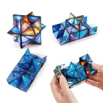 Puzzle 3D stellare e galattico con forme geometriche e immagini di spazio, perfetto come decorazione scientifica e oggetto di gioco educativo.