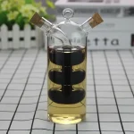 Vaso di vetro con spirale di olio e acqua, decorazione scientifica originale, oggetto decorativo per appassionati di scienza e design innovativo.