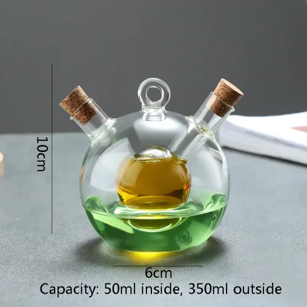 Piccola sfera di vetro con liquidi colorati e provette, decorazione scientifica in stile laboratorio, perfetta come oggetto decorativo o da collezione.