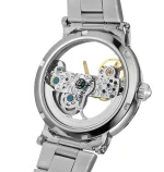 Orologio con cassa in acciaio e movimento scheletrato visibile, mostra i meccanismi interni e ingranaggi. Design moderno e tecnico, perfetto come decorazione scientifica o oggetto da collezione.