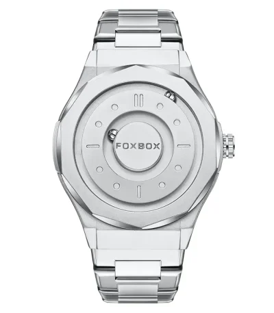 Orologio in stile scientifico con design minimalista, cassa in acciaio e cinturino metallico, perfetto come decorazione o oggetto da collezione scientifica.